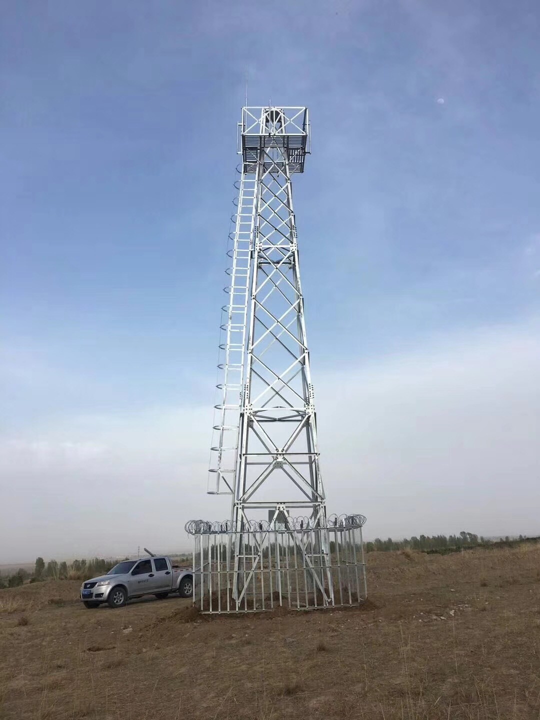 Menara Pemantau Pencegahan Kebakaran Hutan setinggi 50m