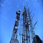 ISO9001 Galvanis 4 Kaki Menara Baja Telekomunikasi Sudut Dengan Penangkapan Jatuh